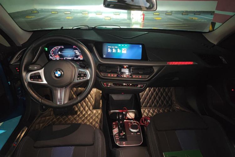 Used BMW 2 Series 2021 225i Four-Door Coupe M Sport Night Edition Center Console