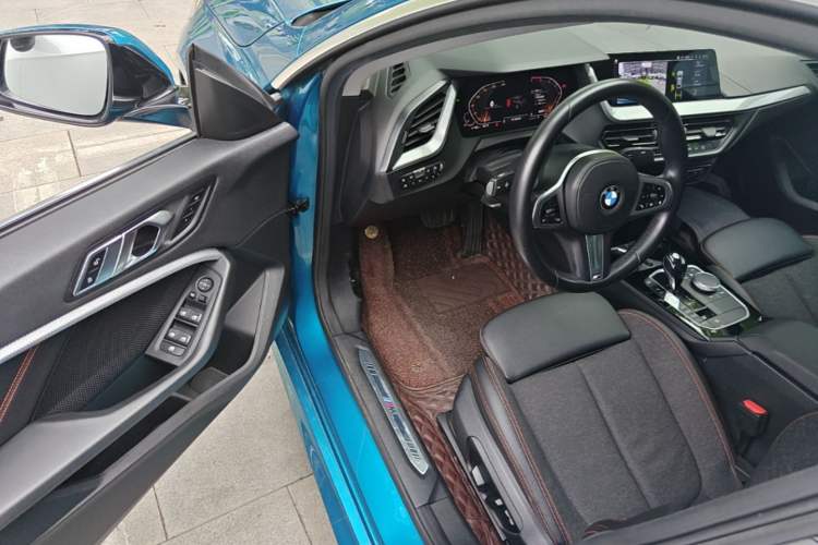 Used BMW 2 Series 2021 225i 4-Door Coupe M Sport Package Driver Seat