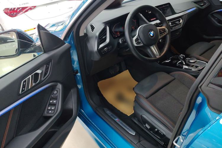 Used BMW 2 Series 2021 225i 4-Door Coupe M Sport Package Driver Seat