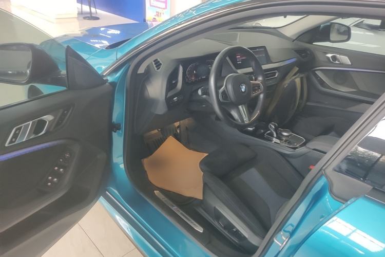 Used BMW 2 Series 2021 225i Four-Door Coupe M Sport Night Edition Driver Seat