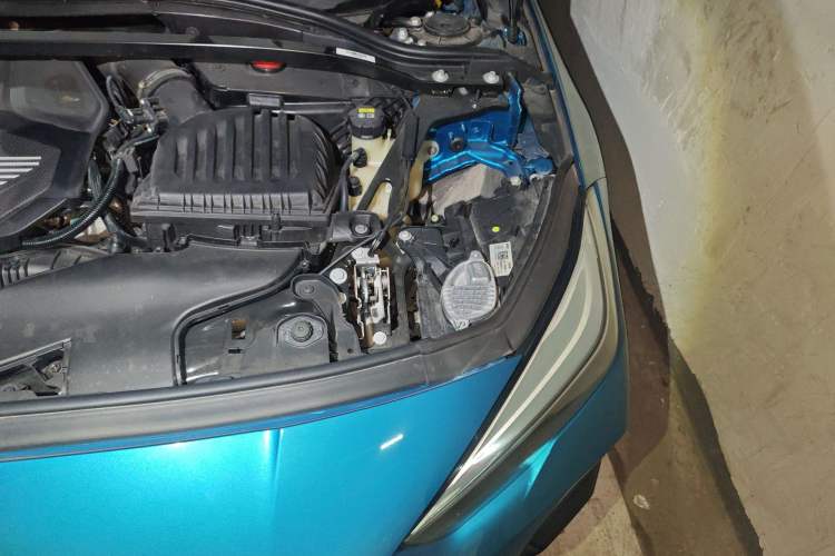 Used BMW 2 Series 2021 225i 4-Door Coupe M Sport Package Engine Bay Left