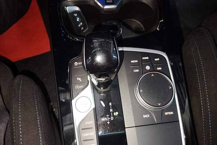 Used BMW 2 Series 2021 225i Four-Door Coupe M Sport Night Edition Gear Lever