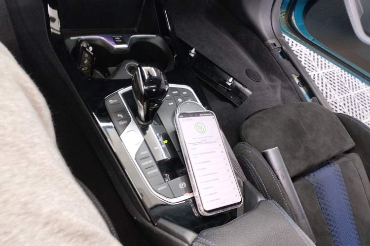 Used BMW 2 Series 2021 225i Four-Door Coupe M Sport Night Edition Gear Lever