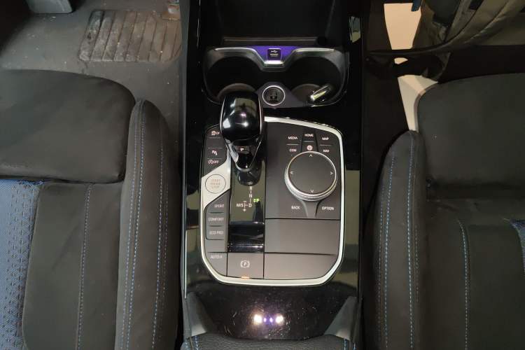 Used BMW 2 Series 2021 225i Four-Door Coupe M Sport Night Edition Gear Lever