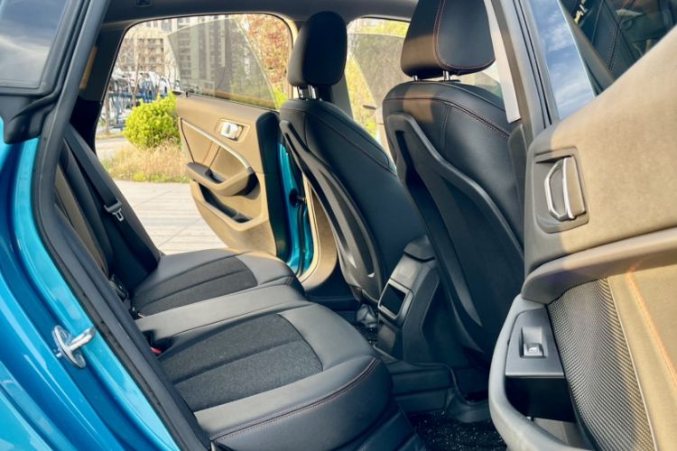 Used BMW 2 Series 2021 225i 4-Door Coupe M Sport Package Interior 10
