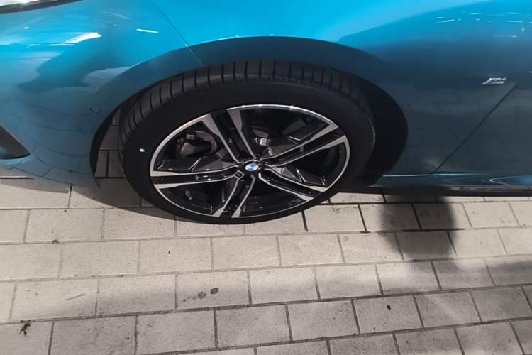 Used BMW 2 Series 2021 225i 4-Door Coupe M Sport Package Left Front Wheel Hub