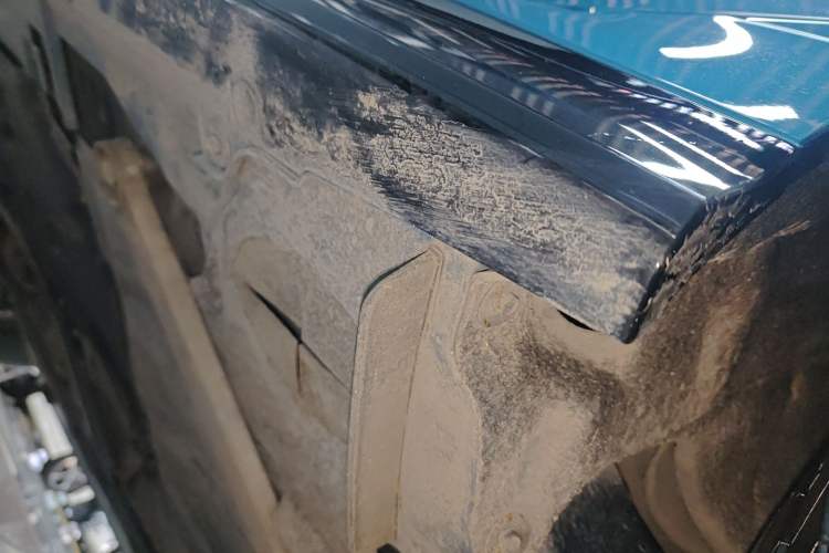 Used BMW 2 Series 2021 225i 4-Door Coupe M Sport Package Left Side Sill
