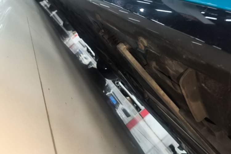 Used BMW 2 Series 2021 225i 4-Door Coupe M Sport Package Left Side Sill