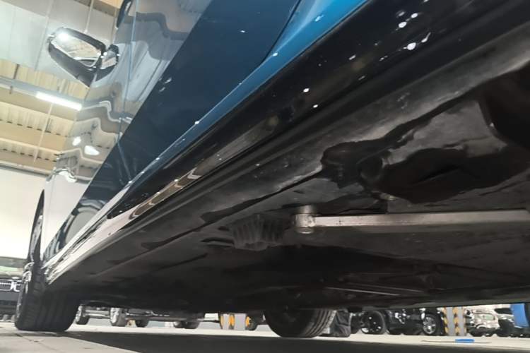 Used BMW 2 Series 2021 225i 4-Door Coupe M Sport Package Left Side Sill