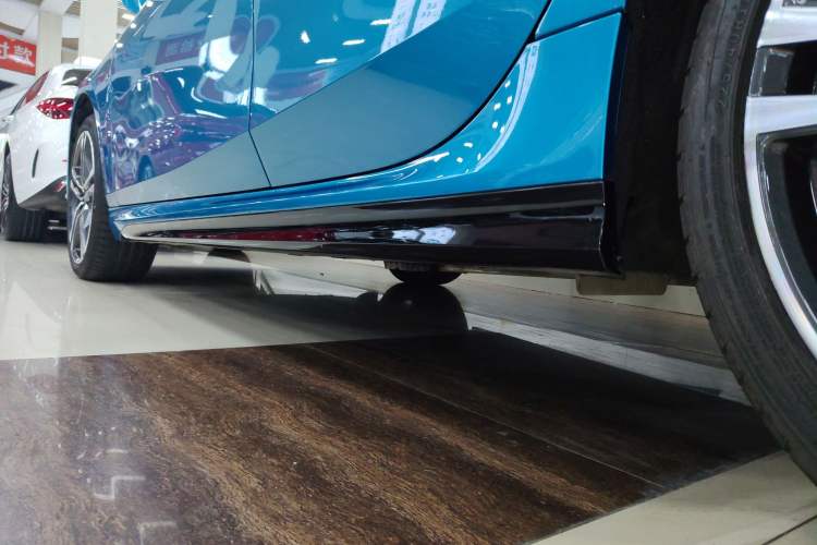 Used BMW 2 Series 2021 225i 4-Door Coupe M Sport Package Left Side Sill