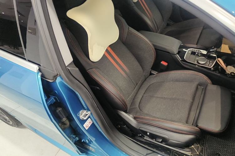 Used BMW 2 Series 2021 225i 4-Door Coupe M Sport Package Right Front Seat