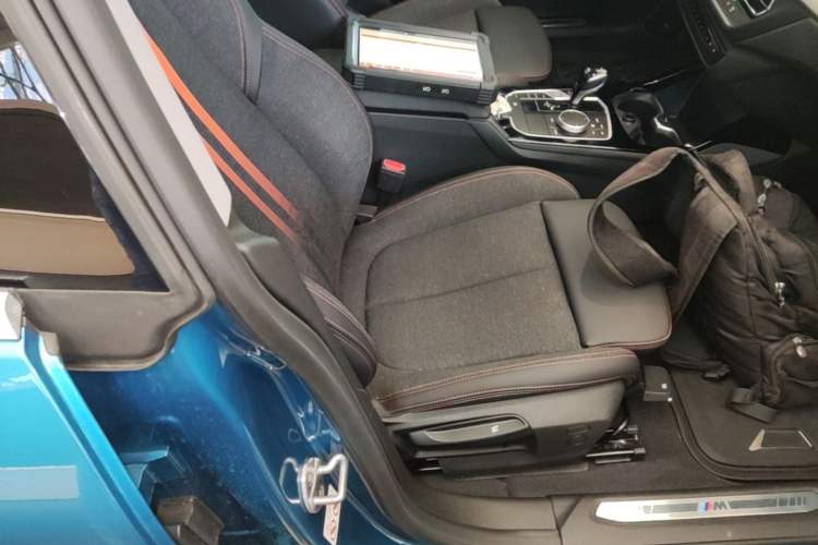Used BMW 2 Series 2021 225i 4-Door Coupe M Sport Package Right Front Seat