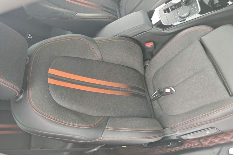 Used BMW 2 Series 2021 225i 4-Door Coupe M Sport Package Right Front Seat