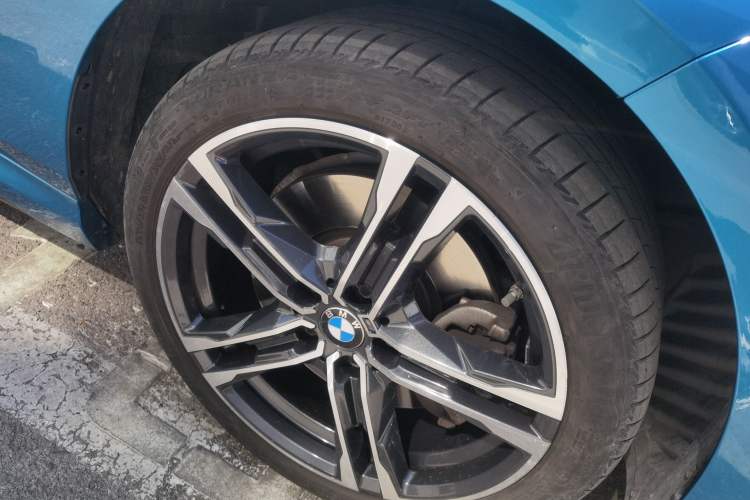 Used BMW 2 Series 2021 225i Four-Door Coupe M Sport Night Edition Right Front Wheel Hub