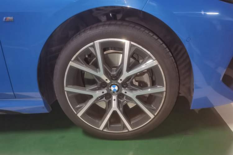 Used BMW 2 Series 2021 225i Four-Door Coupe M Sport Night Edition Right Front Wheel Hub