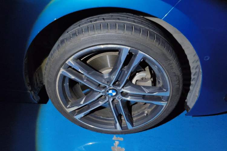 Used BMW 2 Series 2021 225i Four-Door Coupe M Sport Night Edition Right Front Wheel Hub