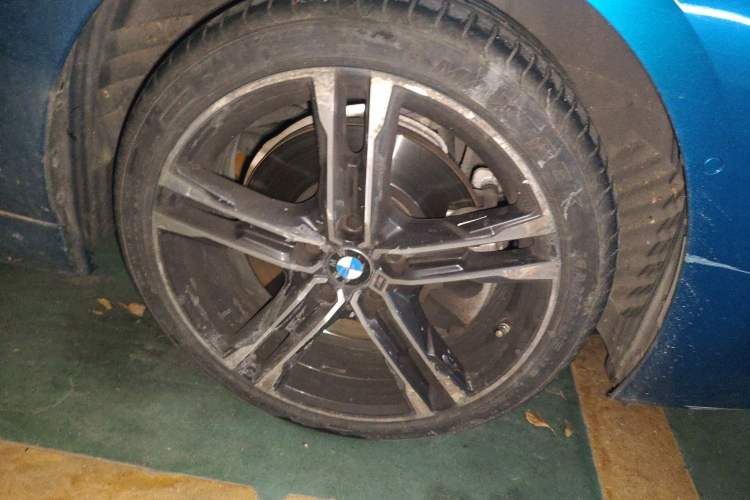 Used BMW 2 Series 2021 225i 4-Door Coupe M Sport Package Right Front Wheel Hub