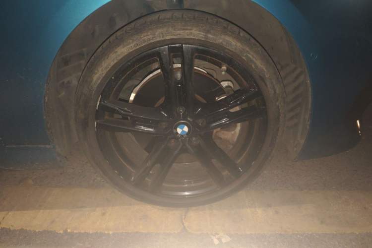 Used BMW 2 Series 2021 225i Four-Door Coupe M Sport Night Edition Right Front Wheel Hub