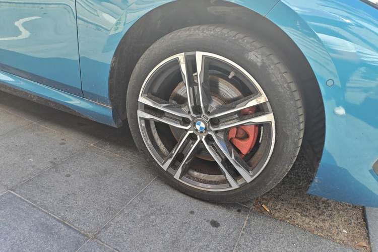 Used BMW 2 Series 2021 225i Four-Door Coupe M Sport Night Edition Right Front Wheel Hub