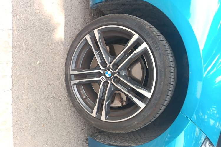 Used BMW 2 Series 2021 225i 4-Door Coupe M Sport Package Right Front Wheel Hub