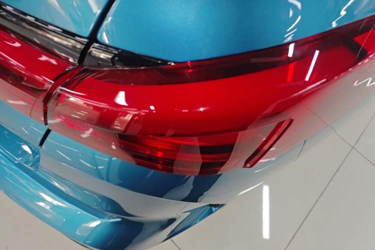 Used BMW 2 Series 2021 225i 4-Door Coupe M Sport Package Right Rear Taillight