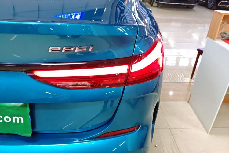 Used BMW 2 Series 2021 225i 4-Door Coupe M Sport Package Right Rear Taillight