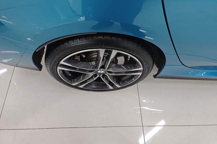 Used BMW 2 Series 2021 225i 4-Door Coupe M Sport Package Right Rear Wheel Hub