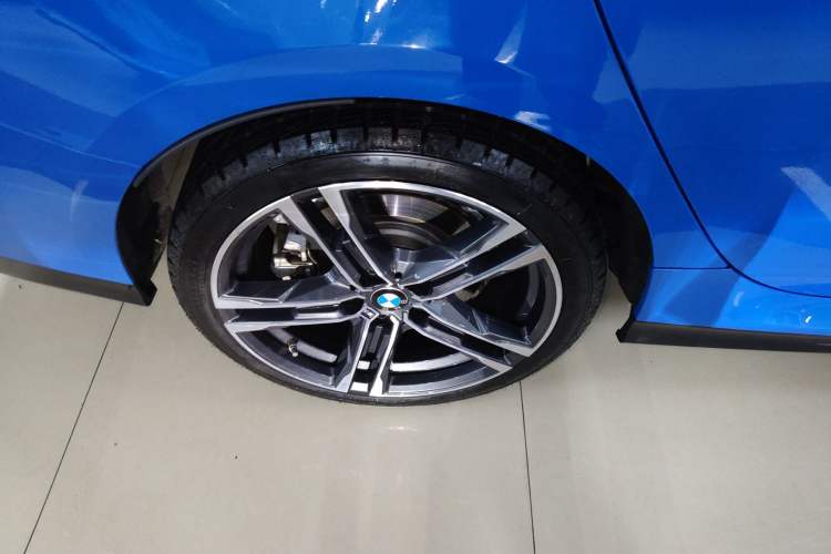 Used BMW 2 Series 2021 225i 4-Door Coupe M Sport Package Right Rear Wheel Hub