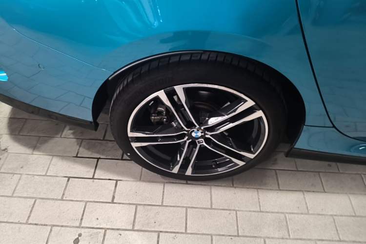 Used BMW 2 Series 2021 225i 4-Door Coupe M Sport Package Right Rear Wheel Hub