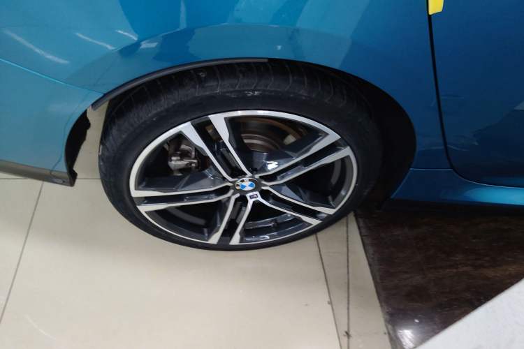 Used BMW 2 Series 2021 225i 4-Door Coupe M Sport Package Right Rear Wheel Hub