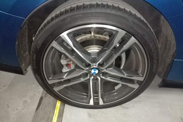 Used BMW 2 Series 2021 225i Four-Door Coupe M Sport Night Edition Right Rear Wheel Hub