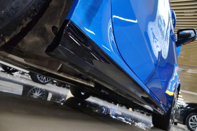 Used BMW 2 Series 2021 225i 4-Door Coupe M Sport Package Right Side Sill