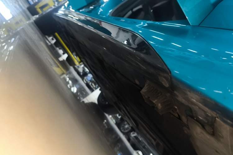 Used BMW 2 Series 2021 225i 4-Door Coupe M Sport Package Right Side Sill