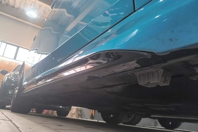 Used BMW 2 Series 2021 225i 4-Door Coupe M Sport Package Right Side Sill