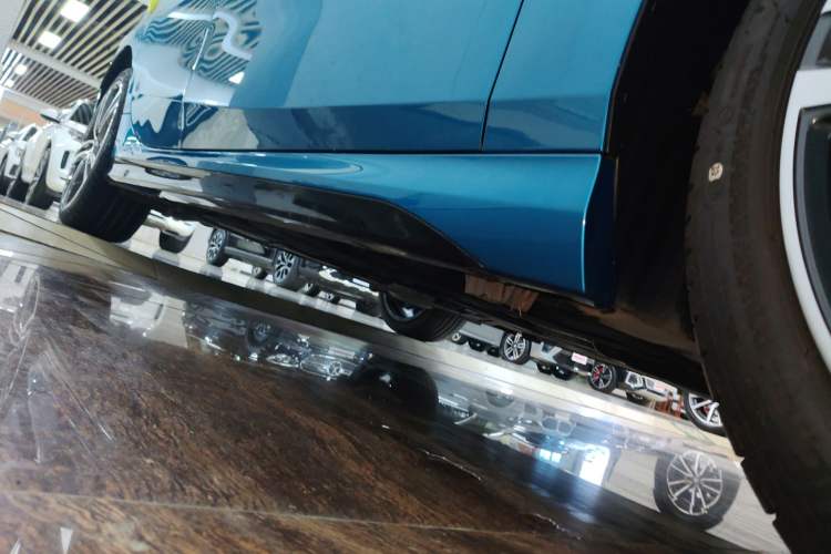Used BMW 2 Series 2021 225i 4-Door Coupe M Sport Package Right Side Sill