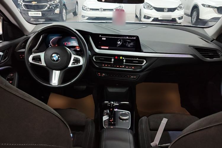 Used BMW 2 Series 2021 225i Four-Door Coupe M Sport Night Edition Center Console