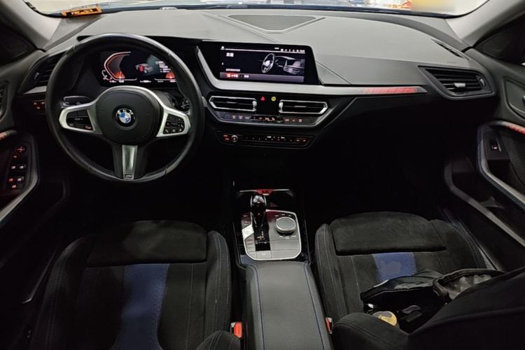 Used BMW 2 Series 2021 225i Four-Door Coupe M Sport Night Edition Center Console