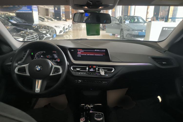 Used BMW 2 Series 2021 225i Four-Door Coupe M Sport Night Edition Center Console