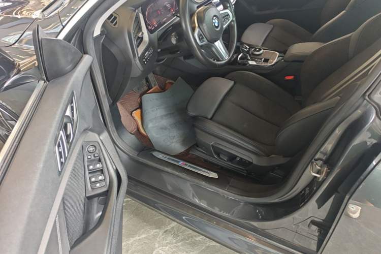Used BMW 2 Series 2021 225i 4-Door Coupe M Sport Package Driver Seat