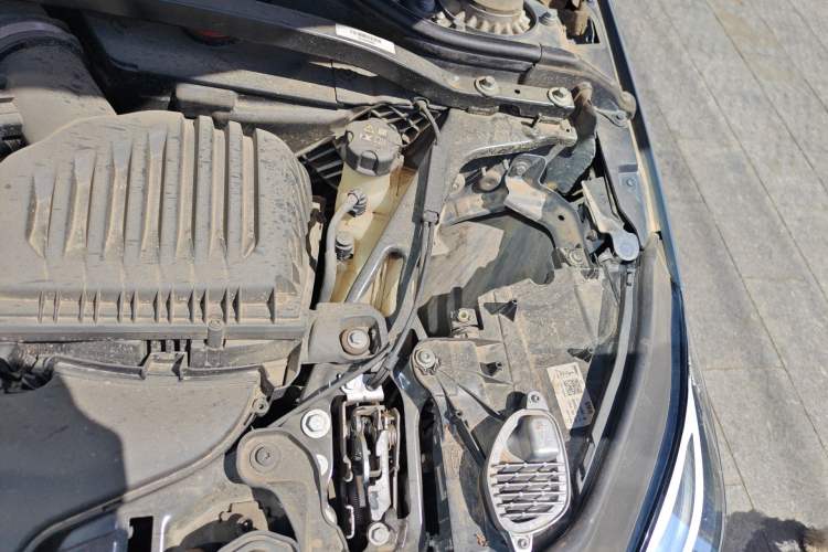 Used BMW 2 Series 2021 225i Four-Door Coupe M Sport Night Edition Engine Bay Left