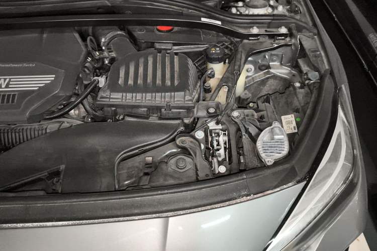 Used BMW 2 Series 2021 225i Four-Door Coupe M Sport Night Edition Engine Bay Left