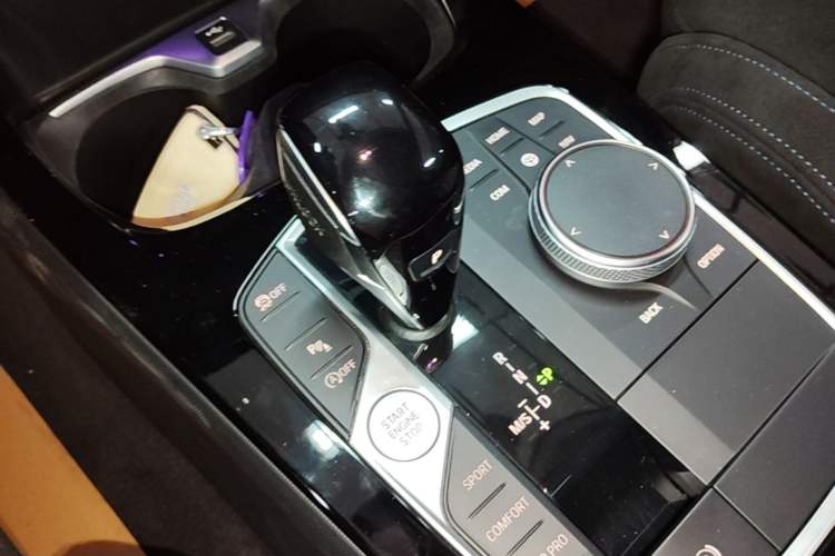 Used BMW 2 Series 2021 225i Four-Door Coupe M Sport Night Edition Gear Lever