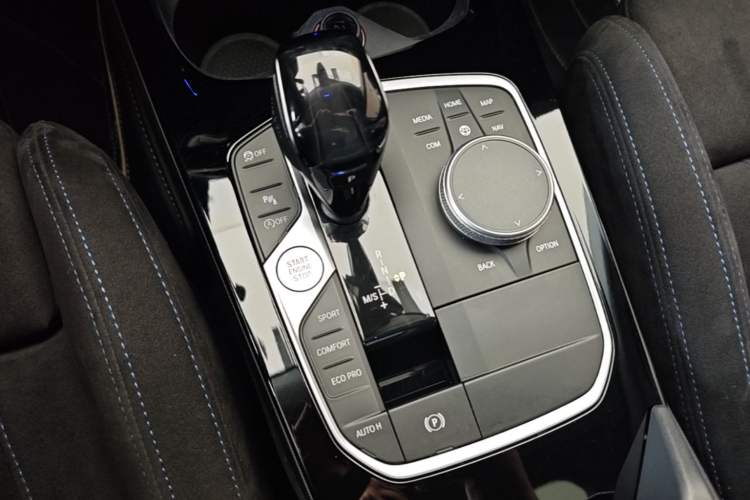 Used BMW 2 Series 2021 225i Four-Door Coupe M Sport Night Edition Gear Lever