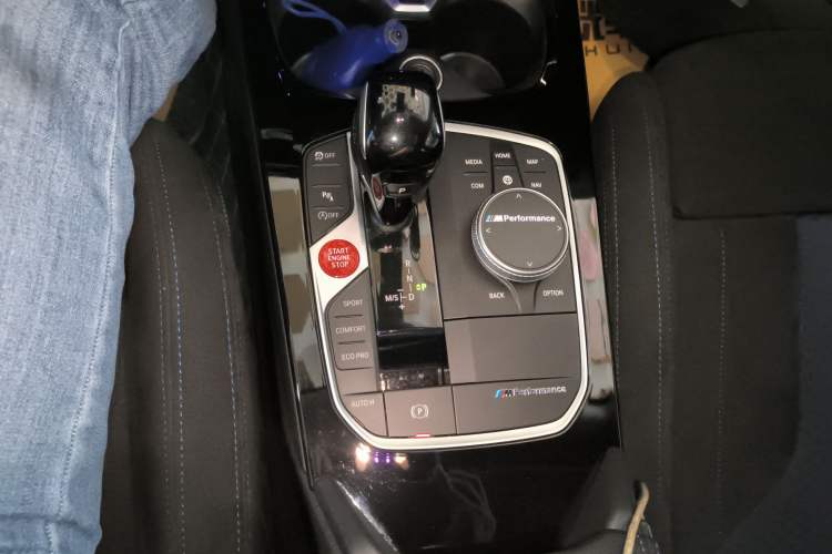 Used BMW 2 Series 2021 225i Four-Door Coupe M Sport Night Edition Gear Lever