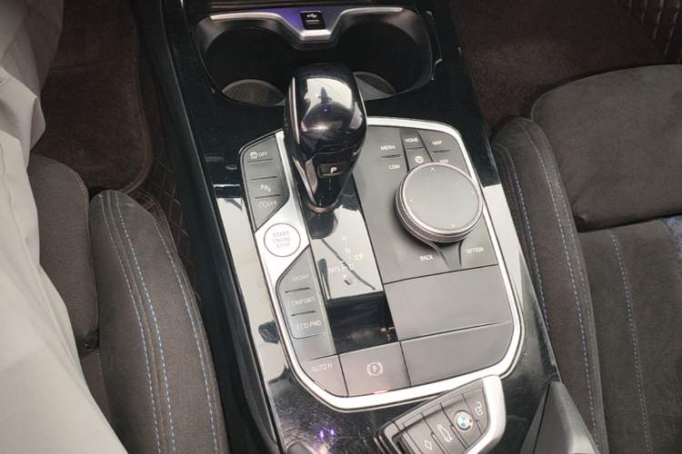 Used BMW 2 Series 2021 225i Four-Door Coupe M Sport Night Edition Gear Lever