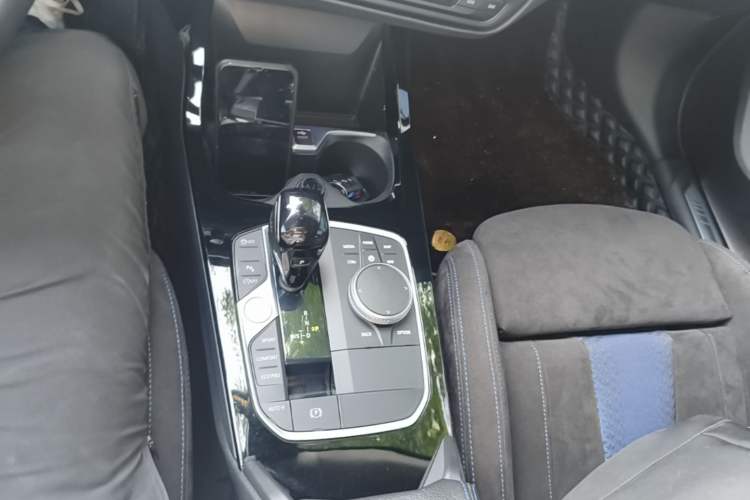 Used BMW 2 Series 2021 225i Four-Door Coupe M Sport Night Edition Gear Lever