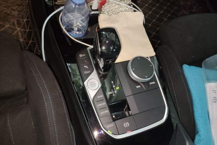 Used BMW 2 Series 2021 225i Four-Door Coupe M Sport Night Edition Gear Lever