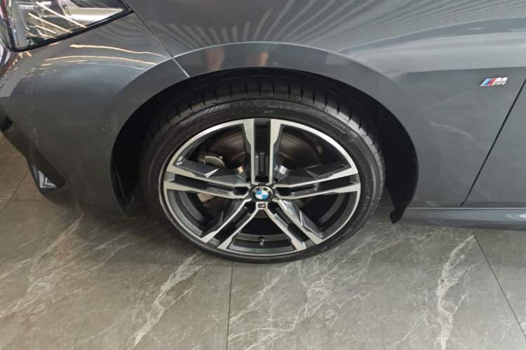 Used BMW 2 Series 2021 225i 4-Door Coupe M Sport Package Left Front Wheel Hub