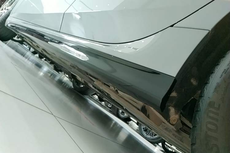 Used BMW 2 Series 2021 225i 4-Door Coupe M Sport Package Left Side Sill