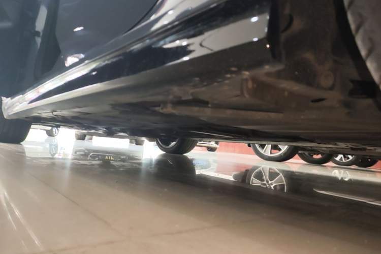 Used BMW 2 Series 2021 225i Four-Door Coupe M Sport Night Edition Left Side Sill